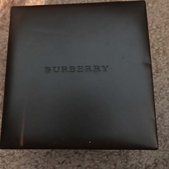 🔴Sold🔴Authentic Burberry Watch - Picture 2 of 5
