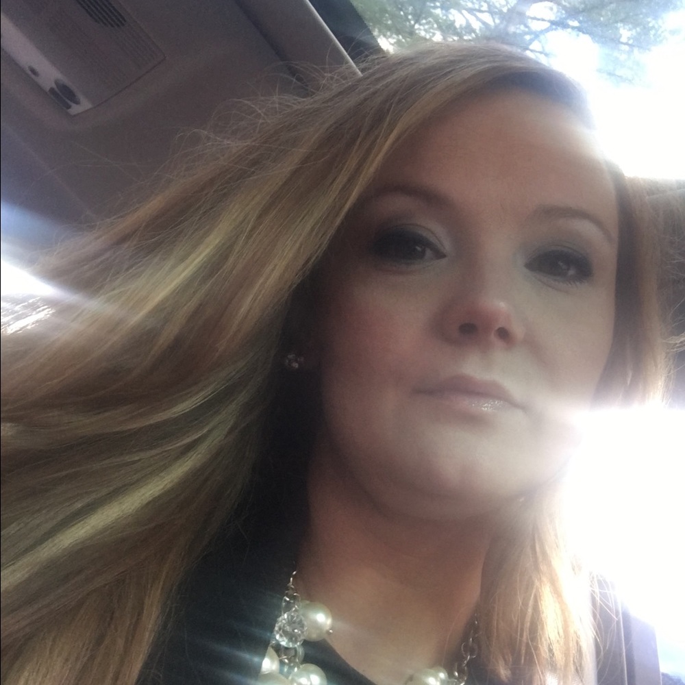 Meet your Posher, Melissa