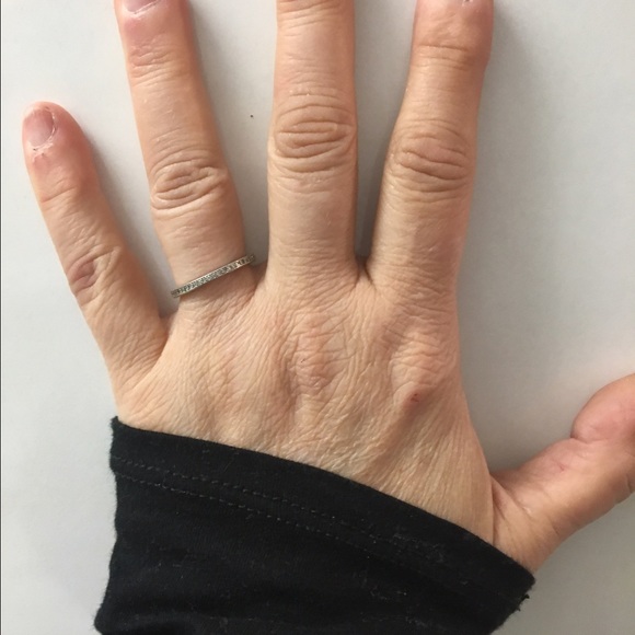 NWT $75 Sterling Silver CZ Eternity Ring Band Ring sz 7 - Picture 1 of 6