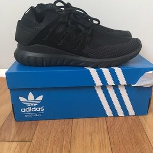 Adidas- tubular nova PK triple black