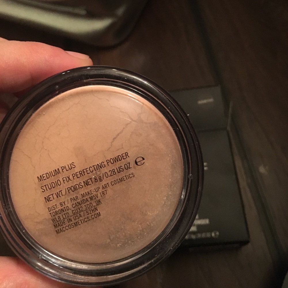Mac studio fix loose powder med plus