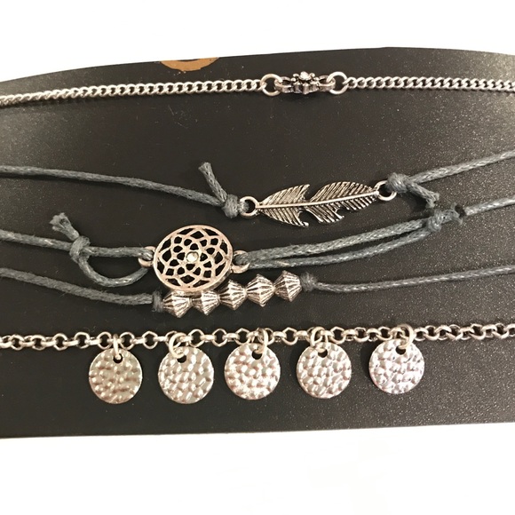 Jewelry - Silver / Gray Feather Flower Multi Bracelet