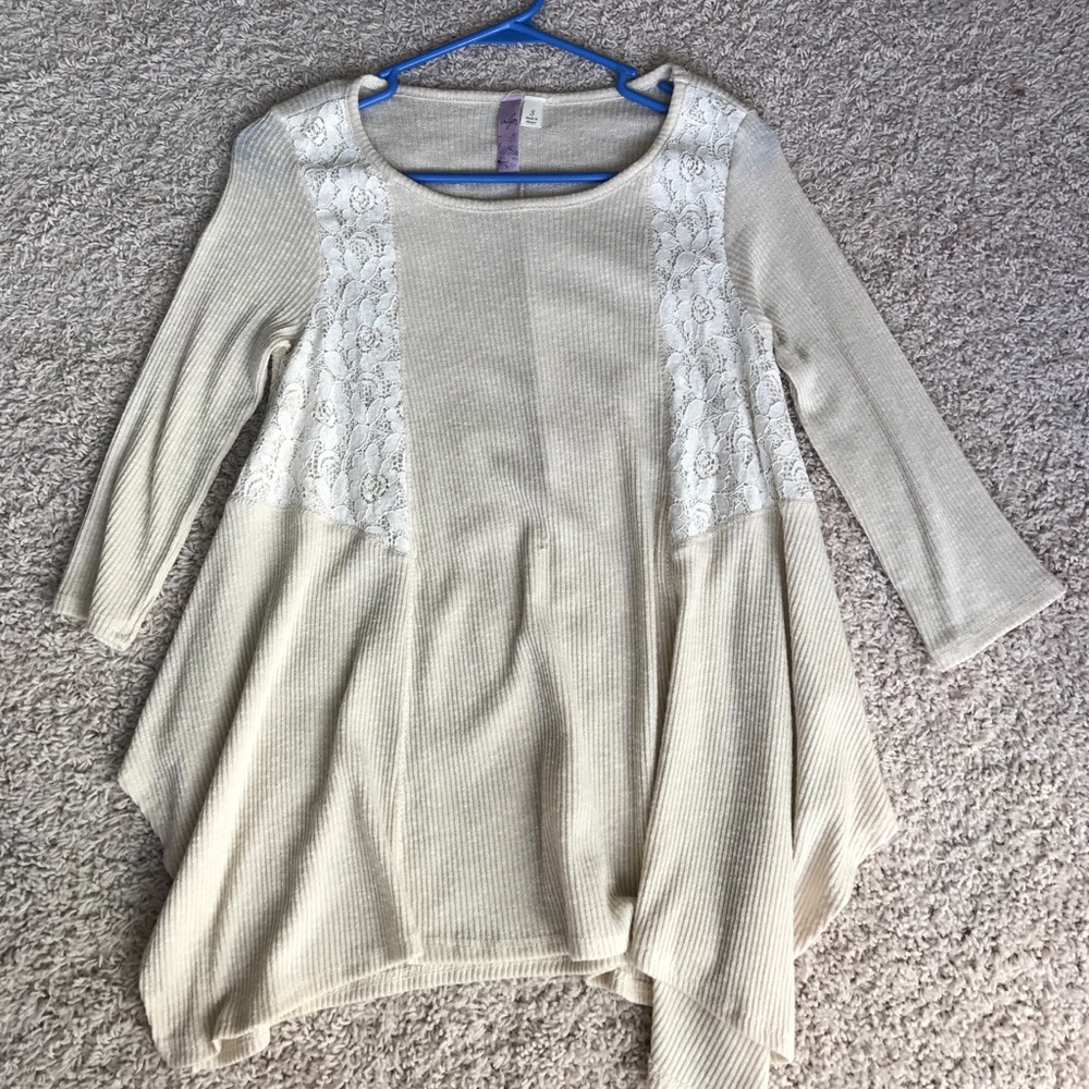 cream flowy blouse