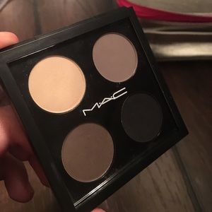 Mac x4 pallet