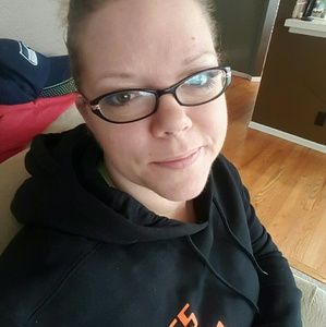 Meet your Posher, Kira