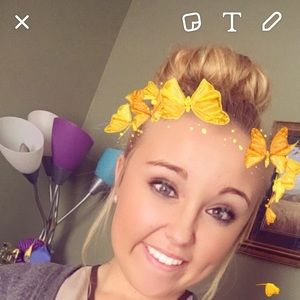 Meet your Posher, Brooke