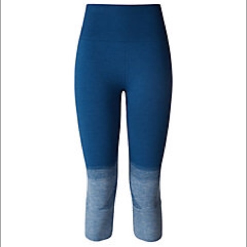 LuLu Seamlessly Street Crop, Size 6