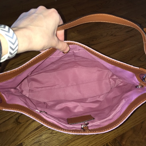 Pink coach shoulder bag - Picture 2 of 3