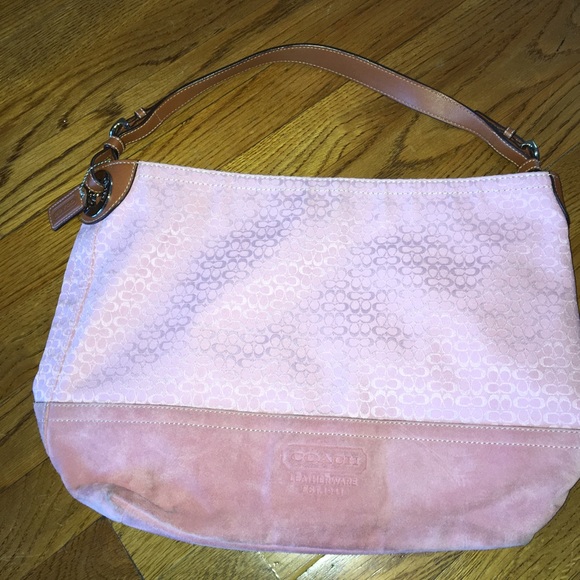 Pink coach shoulder bag - Picture 3 of 3