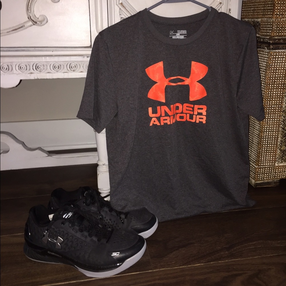 UA gray & orange short sleeve shirt
