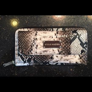 Steve Madden snakeskin wallet
