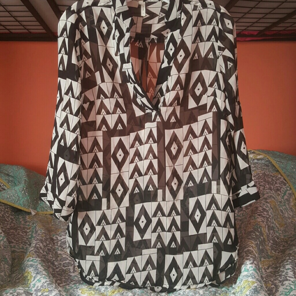 Pretty black and white printed top!