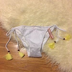 Victoria Secret NEW Lace bikini bottoms!