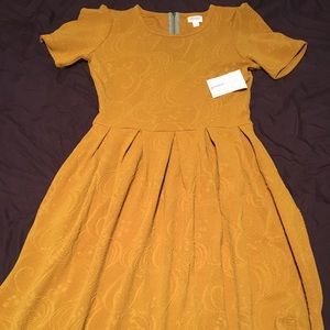 NWT  Lularoe Amelia mustard