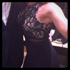 Beautiful! NIGHTWAY SZ 4 long slit gown Black/nude