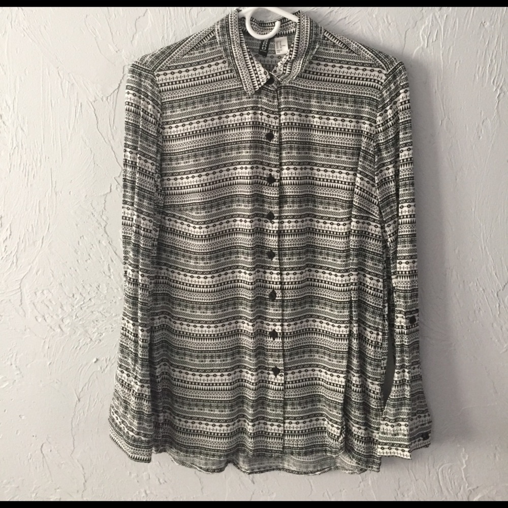 H & M Women's long sleeved button up size 10