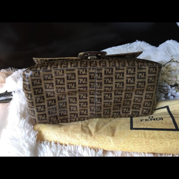 Authentic Fendi - Picture 3 of 4