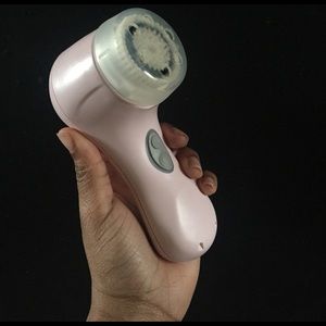 Clarisonic Mia 2 cleansing brush