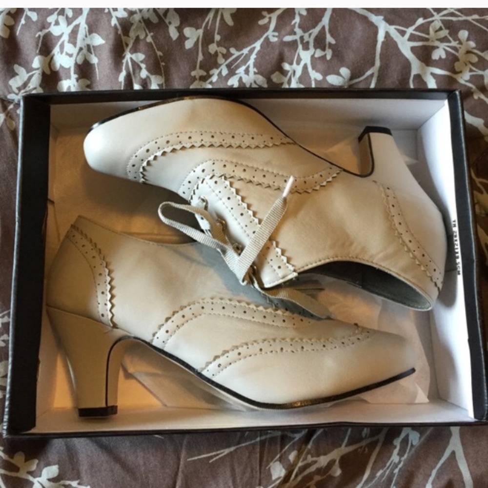 Dance instead of walking grey heels modcloth