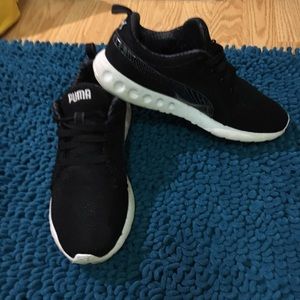 PUMA Black&White sneaker size 10