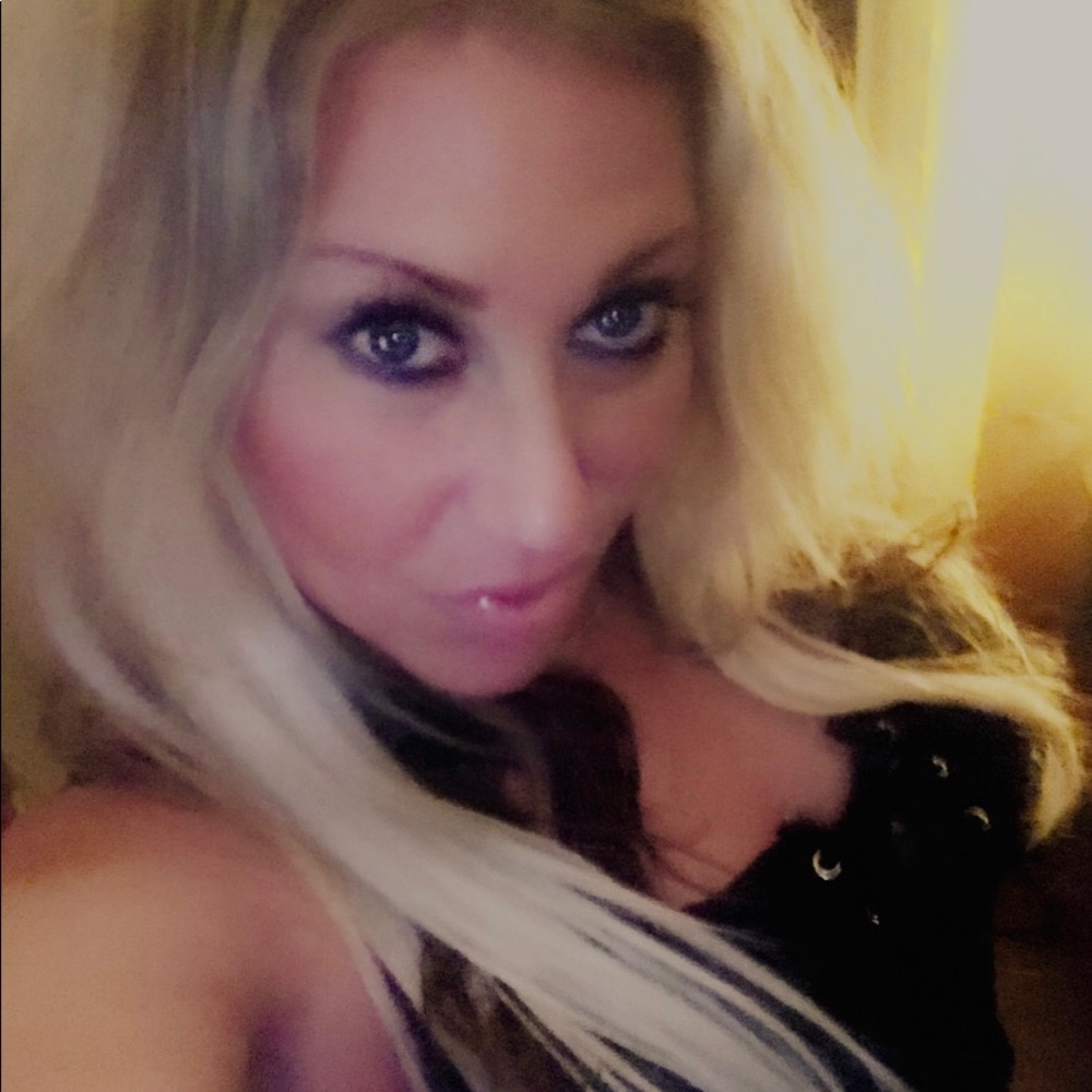 Meet your Posher, Sharon