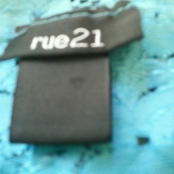 SOLD IN Bundle of 2 Rue21 camis - Picture 3 of 3