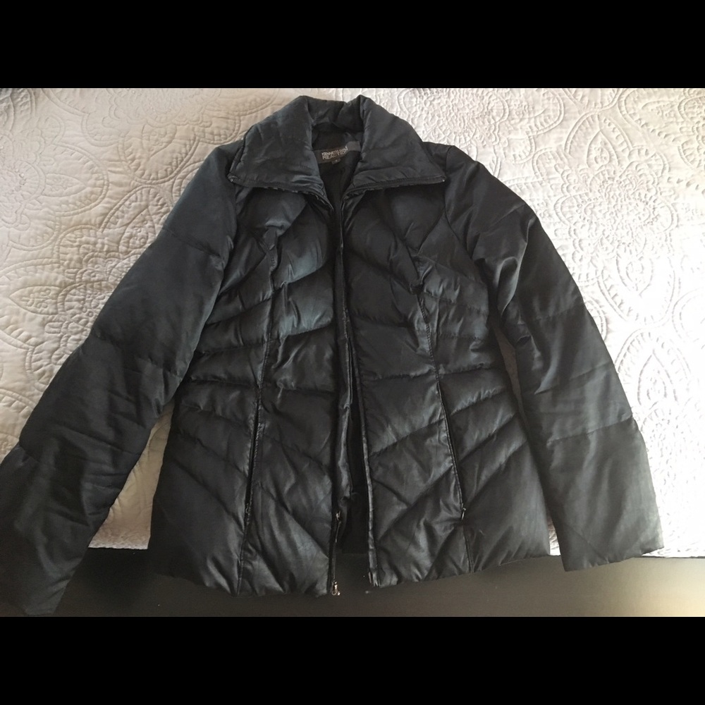 Kenneth Cole women's light puffer jacket. Size S