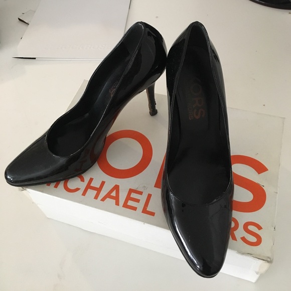 Kors Michael Kors Black Pumps - Picture 2 of 4