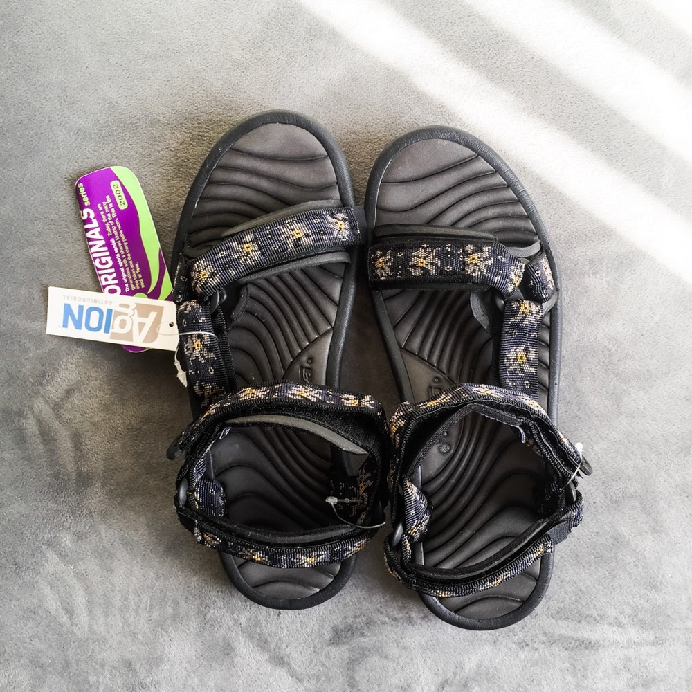 Teva Originals NWT