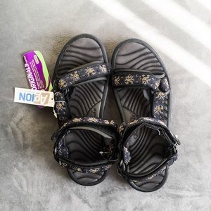 Teva Originals NWT