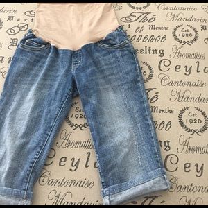 Motherhood Maternity Shorts - Cropped maternity bermudas size medium Motherhood Maternity Shorts - Cropped maternity bermudas size medium