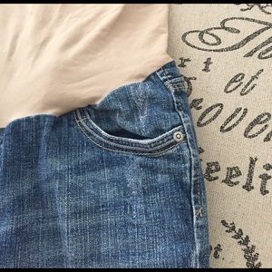 Motherhood Maternity Shorts - Cropped maternity bermudas size medium Motherhood Maternity Shorts - Cropped maternity bermudas size medium