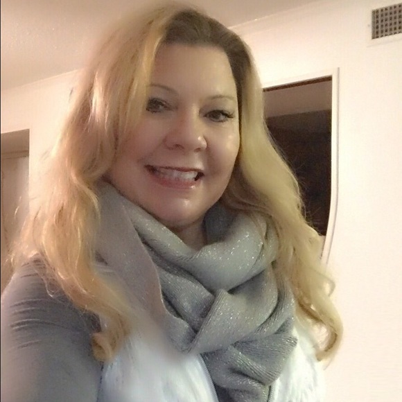 Meet your Posher, Shirley - Picture 2 of 2