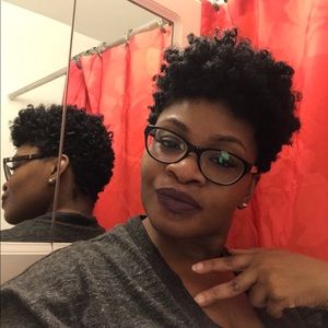 Meet your Posher, Nicole