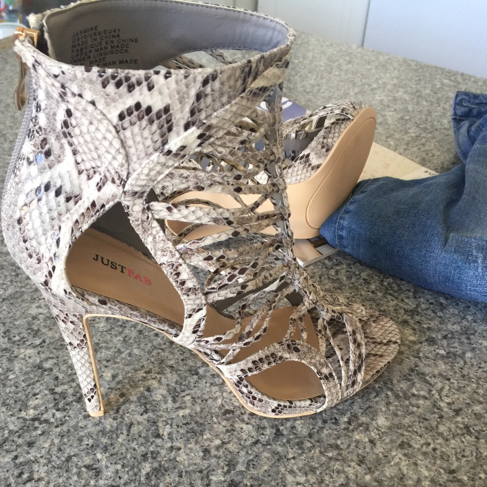 **New JustFab Jasmine Snake Print Heels Size 10**