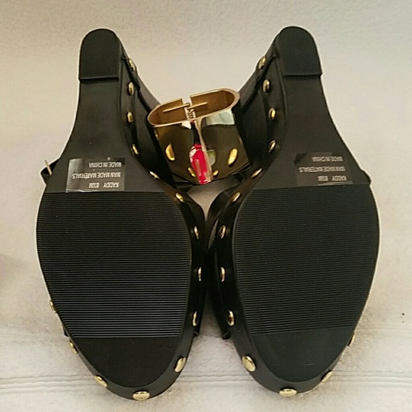 Detailed Jasmine black wedges with embellishments - Picture 3 of 3