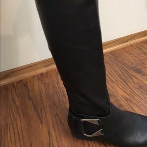 Women's tall boot, size 8