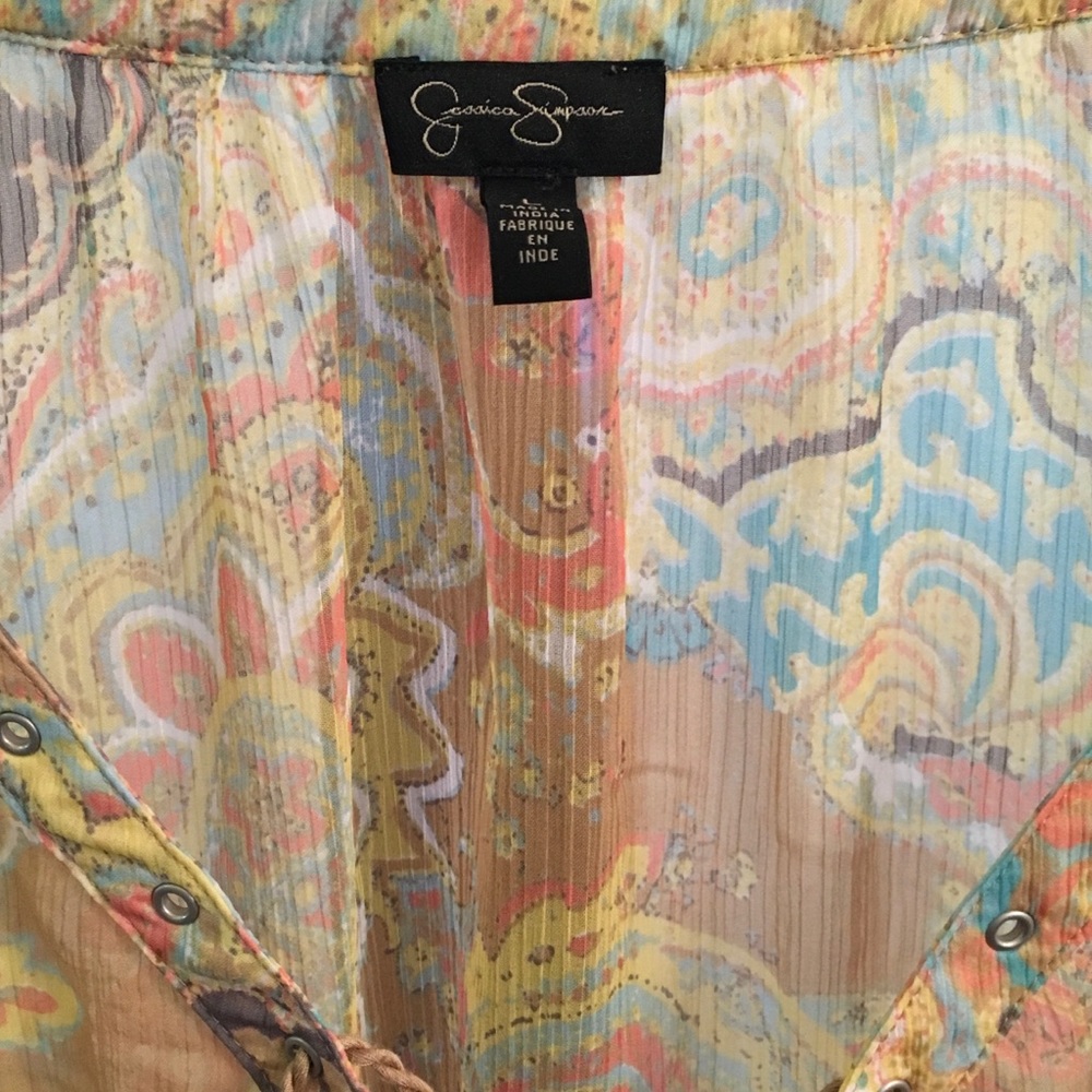 Beautiful Print Blouse - Picture 2 of 4