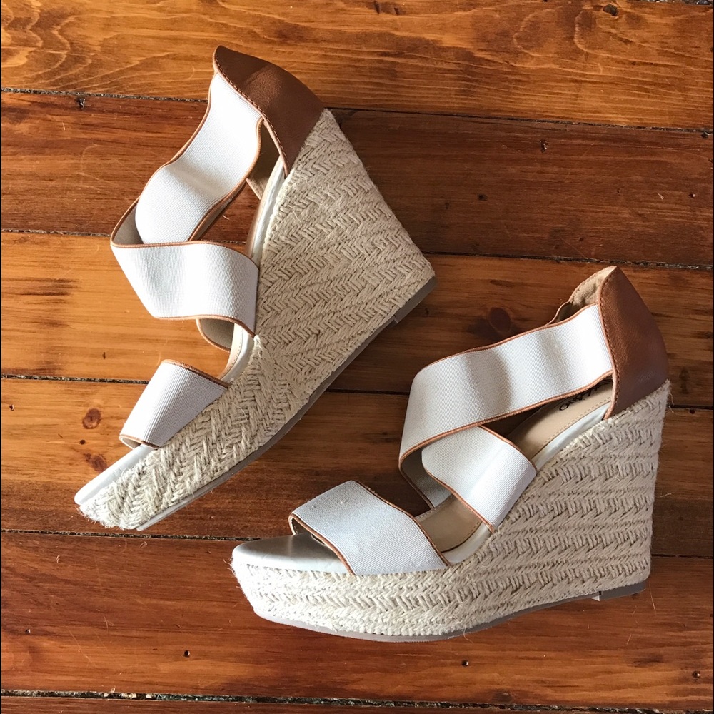 Cream Wedges