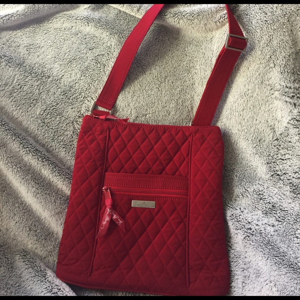 Vera Bradley cross shoulder bag.