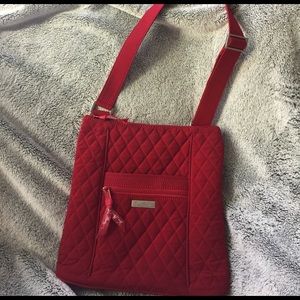 Vera Bradley cross shoulder bag.