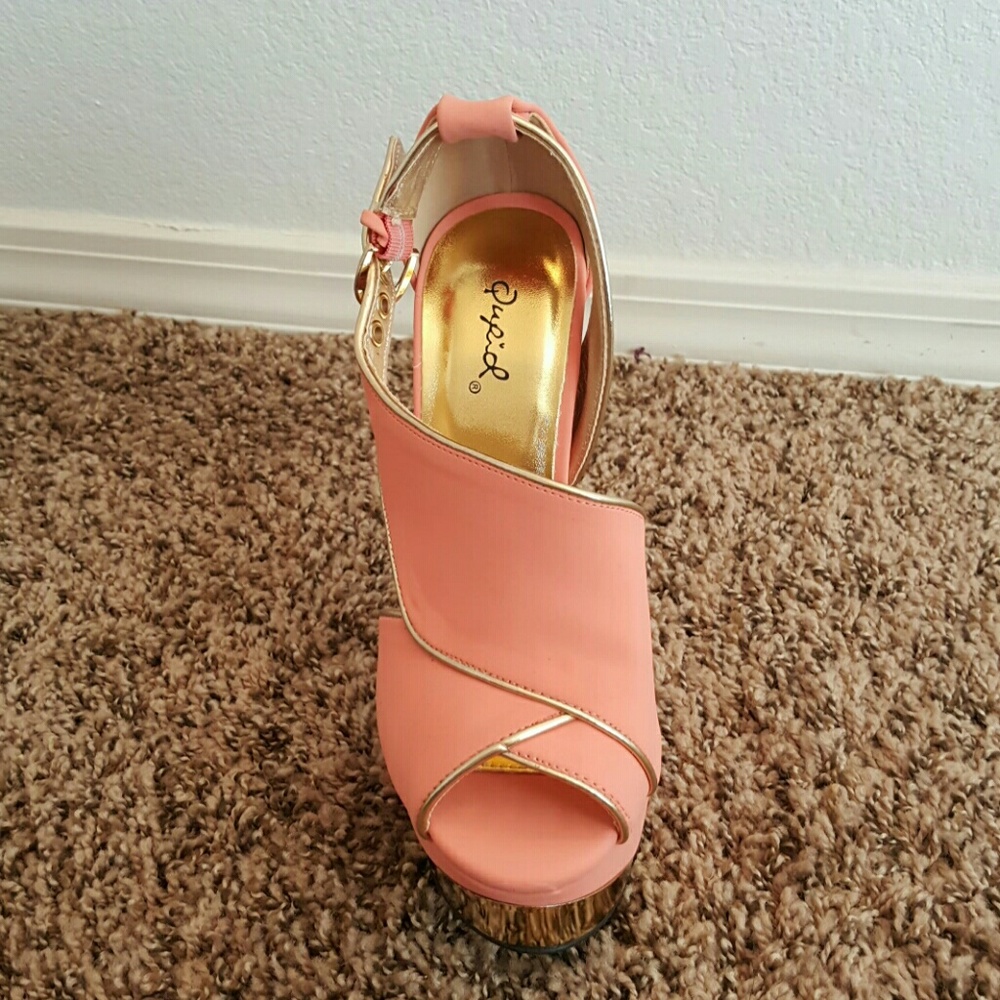 Heels - Picture 2 of 3