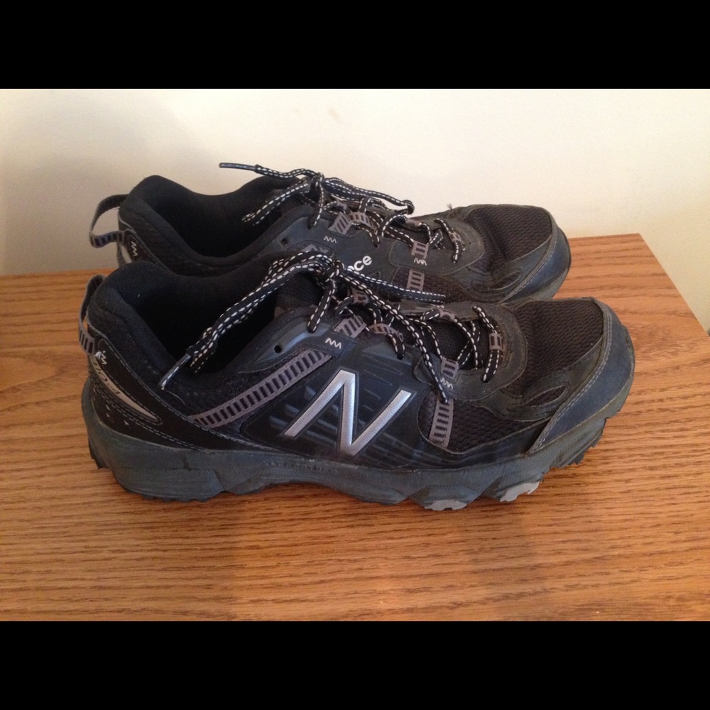 Men's 10.5 New Balance sneakers