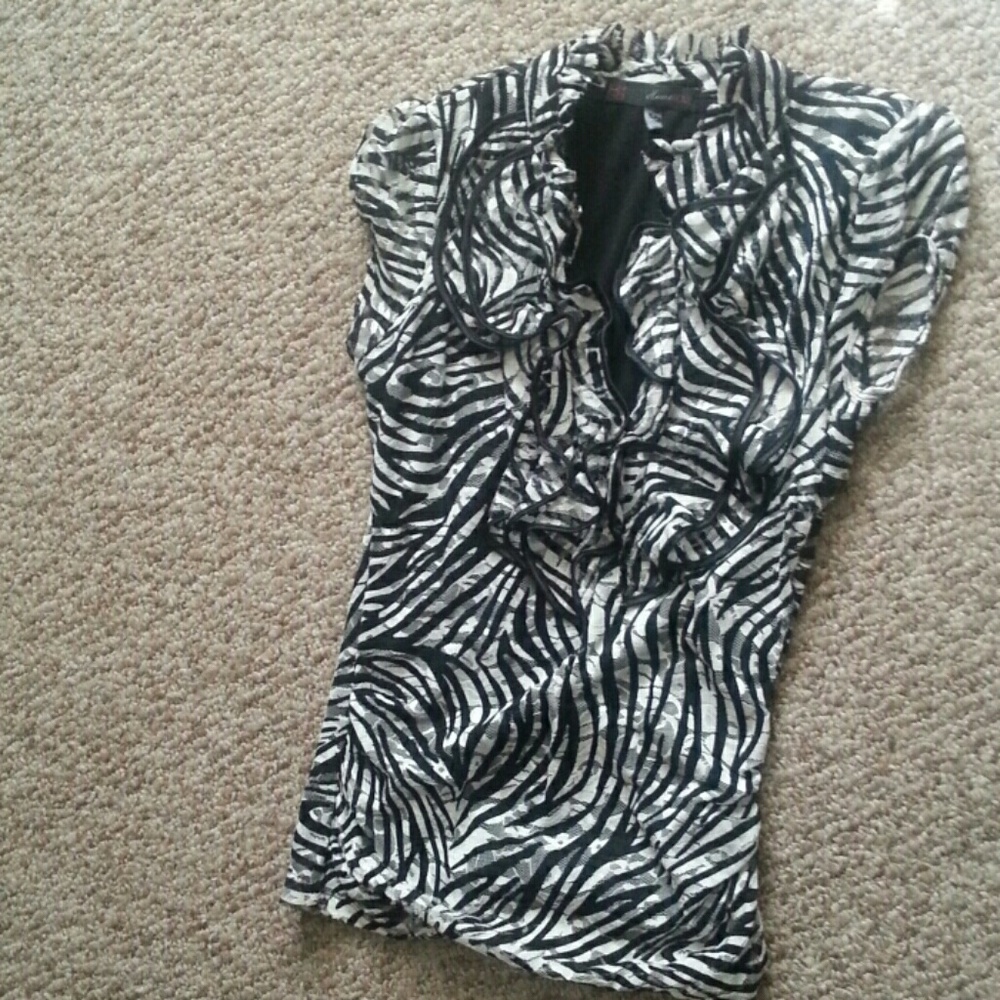 Heart Soul ruffled cap sleeve shirt