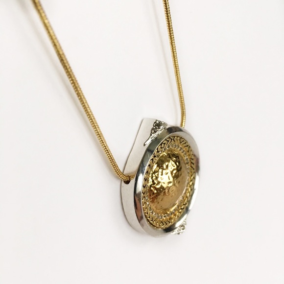 House of Harlow Golden Scutum Necklace. - Picture 4 of 6