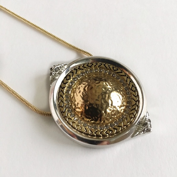 House of Harlow Golden Scutum Necklace. - Picture 6 of 6