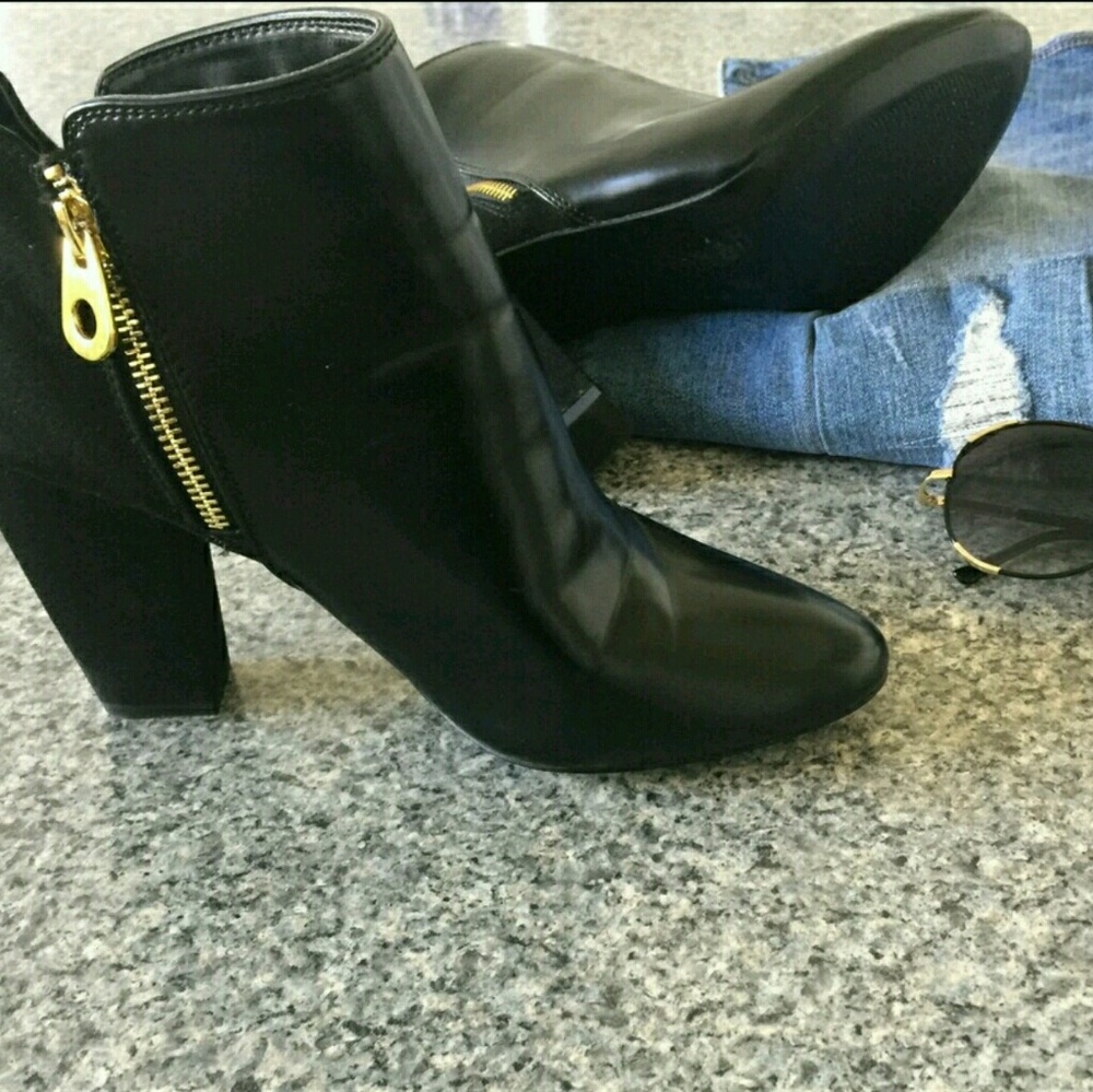 Faux Leather Suede Side Zip Ankle Boots Size 9
