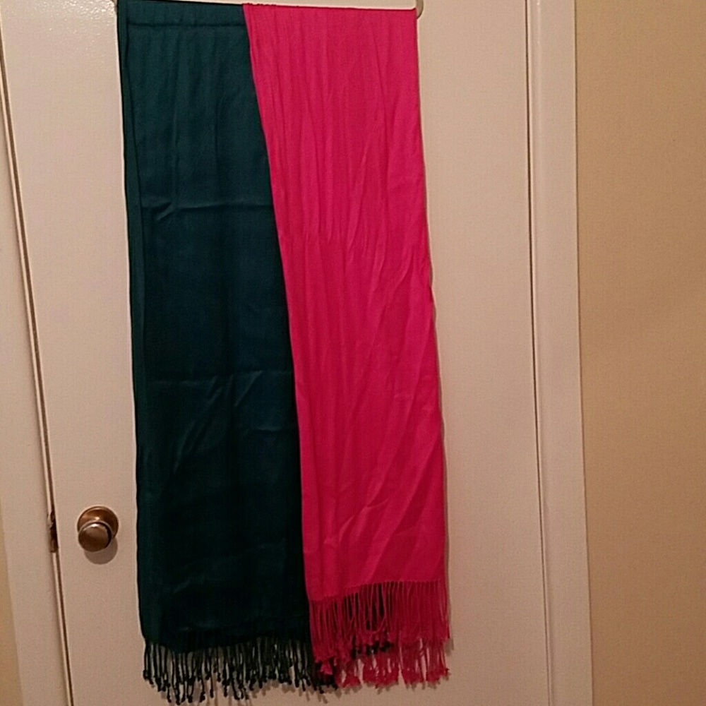 Lot of 2 scarves/ shawls
