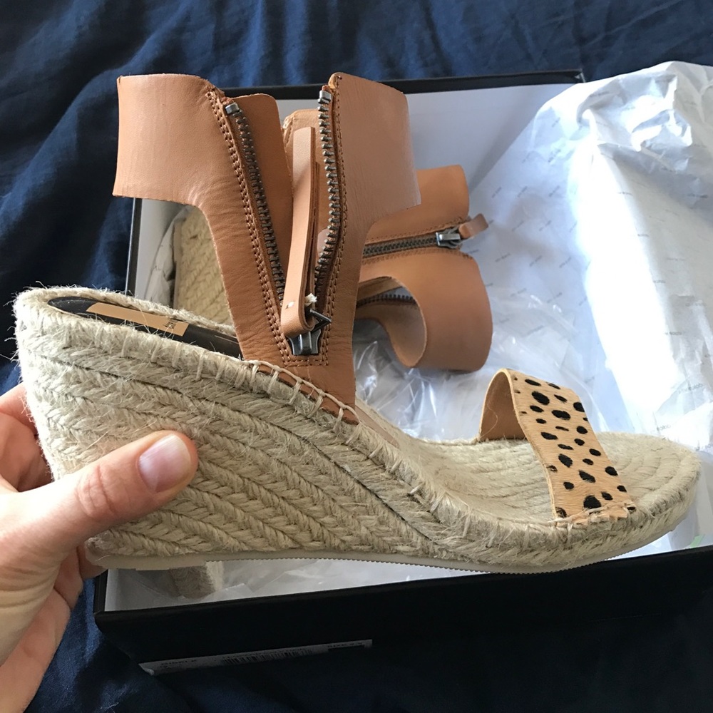 Dolce vita 8.5 nude and leopard wedge
