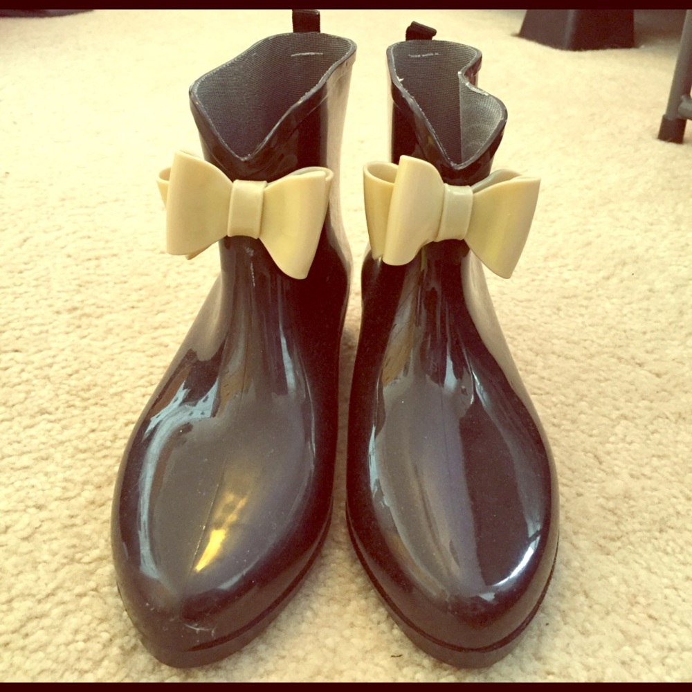 Adorable Rainboots, Ankle Height